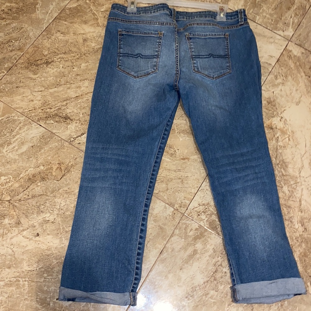 Capris - Picture 2 of 3